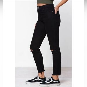 Levis Wedgie Fit Distressed Black 26